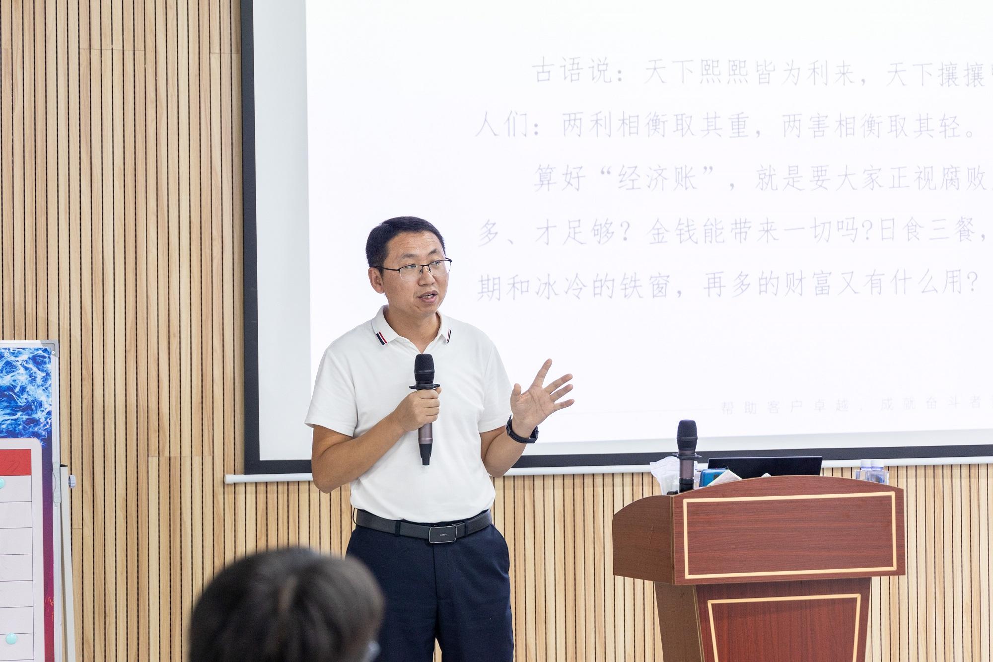 1724033470925689.jpg 007A8352.jpg